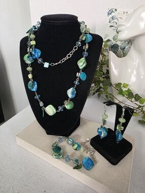 Silver And Aqua Blue Abalone Shell Necklace Bracelet And Earrings Set